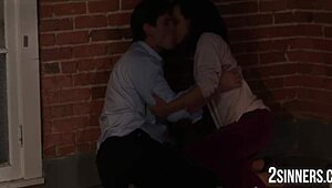 Обсебена от професора си по физика, най-накрая се чука с него след час