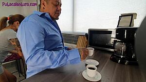 Minha esposa vadia sempre chupa meu pau com fogo?