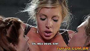 Tre Varme Lesbiske Suger Hverandre Vilt i Gal Parodi Del 2