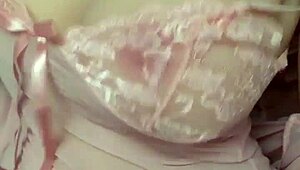 丰满性爱娃娃埃尔西准备好猛烈操干