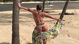 Plajda Sıcak Arkadaşımla Üçlü