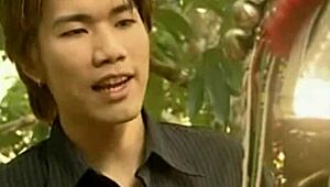 हॉट एशियन टीन स्टूडेंट नेचुरल टिट्स बाउंसिंग के साथ आउटडोर्स ब्लोजॉब देती है।