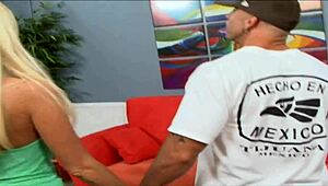 तेरी सौतेली मम्मी राइस रिचर्ड्स एक बमशेल है, तो हम चुपके से उसे जोर से ठोकते हैं