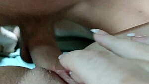 我的熟女拍我用粗鸡巴钻她紧湿逼