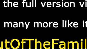 이 금발 아마추어가 나서서 야한 인종간 액션에서 정액 삼켜