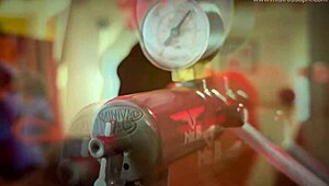 अरे, देखो डॉमिनेट्रिक्स मिस्ट्रेस अप्रिल यूनिट 28 में स्लेव को करेक्ट करती है!