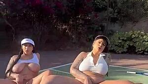 Hej, vill du se den här tennishoran spruta i ett vilt race?