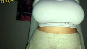 你能受得了我邻居这对巨乳的诱惑吗？