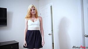 स्टेपमॉम मेरे साथ हॉट लेस्बियन प्ले में नॉटी हो रही है! 😜