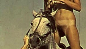 Dark Lantern Entertainment이 털 많은 매력의 레트로 미녀와 야수 공개