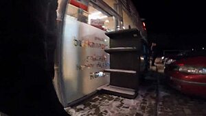 платена с МОКРА ПИЧКА и П ГОЛТАНА СПЕРМА жестоко