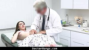 หมอตกใจเจอถุงยางในช่องคลอดคนไข้ - Doctorbangs