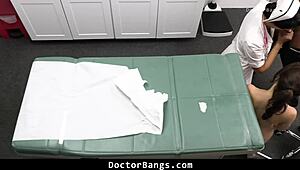 年轻妹子求医生保密然后疯狂开干