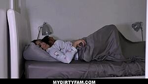 मायडर्टीफैम - बड़े बूब्स वाली लैटिना सौतेली बहन कमरे में सौतेले भाई के साथ फैमिली सेक्स