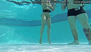 gadis hentai manga jari dan hisap kontol besar