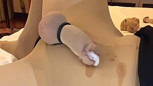 丝袜自慰第30集来了，享受这个独特的风格吧！