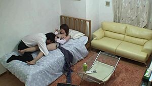 日本美女大奶在家自拍激情干