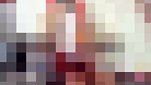 מה מסתתר מתחת לחצאית הקטנה שלי בשבילך? הפתעה מחכה