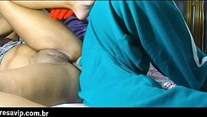 Пока Тигреса давала жопу маскированному, я подглядывал и дрочил у двери