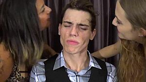 Aku Gak Bisa Berhenti Jilat Mukanya, Puas dengan Fetish Vore Jadi Camilan