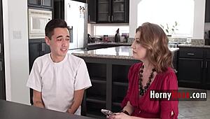 Mostohaanya könyörög forró arcra lövésért a bőrápoláshoz