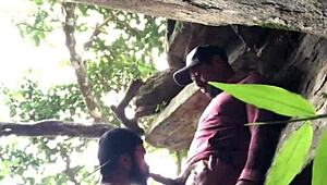 Hari Liar Cowok Ngebor Bareback di Pantai, Biasa Aja.