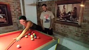 एल्सा को रैंडम जगहों पर अपनी टाइट चूत से चुदाई पसंद है