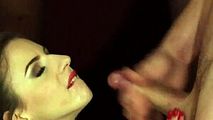 Yo, ez a pajkos idol mindent lenyel! Cumshot, facial és bukkake akció 😜