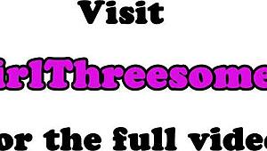 शानदार टीन लेज़ीज़ हॉट थ्रीवे में टाइट चूत में डिल्डो डाल रही हैं