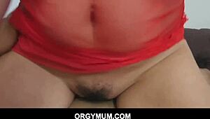 Mak saudara brunette tetek besar Danica Dillon kena kongkek anak saudara semasa call