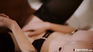 Hej Evelyn Claire, hočeš globoko grlo temu ogromnemu kurcu sklonjena?