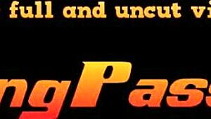 Vuoi vedere questa bionda maggiorenne piegata per il doggystyle divertente?