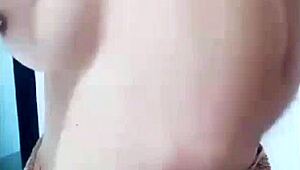 Ik Ben Het Aziatische Meisje, Douchend, Naakt en Plagend