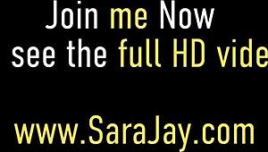 Cougar de escritório Sara Jay ordenha pau duro no trampo.