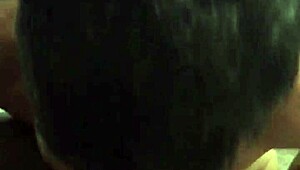 Ember, meg vagyok döbbenve, az a nagy fasz a gloryhole-ban!