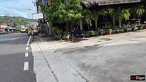 Nyelinap Lewat Jendela Cewek Asing dan Ngentot Diam-Diam Saat Dia Istirahat