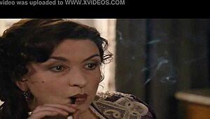 Iliana Zabeth täysin alasti Apollonide-scenessä