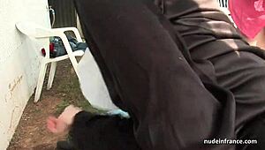 Mlada francuska monahinja uhvaćena u hardcore trozupcu sa voajerom Papijem