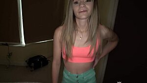 Sert sik beni, her emrine uyarım, üvey kardeş Scarlett Fall.