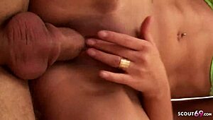 女主FFM三人行，大胸熟女和工匠玩疯了😍