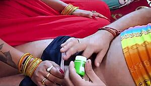 ज्यूसी नेचुरल टिट्स इंडियन बंगाली स्टार सुदिपा के बूब्स चूसते और पस्सी पाउंड हार्ड