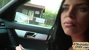 Forró tini 18+ Kira Queen dug a liftben nyilvánosan