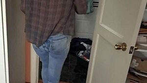 Pridi in končaj v mojo ritko z jeansi na sebi... Prosim prijateljevega pastorka, prosim!