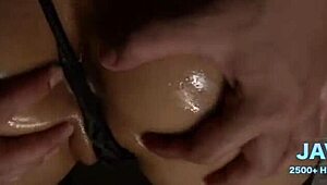 เอ่อ ดูพวกอะมาเทอร์ชาวญี่ปุ่นแสนซุกซนเล่นกับหน้าอกและหัวนมใน HD เลย! 😏🍒