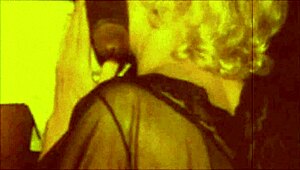 Tabú interracial vintage con acción anal cruda