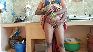 Pembantu Rumah Desi Kena Kongkek Brutal Di Dapur Dengan Pemandu Lori Dan Kawan