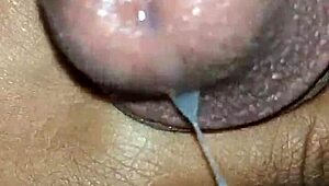 Hold da op, den store pik eksploderede med en kæmpe udløsning!