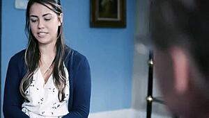 Latina gostosa Alina Lopez enganada por bispo corrupto pra foder forte