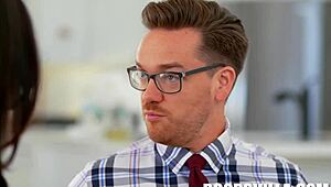 เขาแค่ครูในห้องเรียน แต่เรื่องร้อนขึ้นกับเอลิซา อิบาร์รา และไคล์ เมสัน