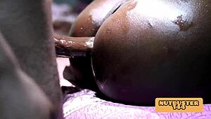 Sexo anal amateur africano con una chica gruesa siendo machacada por todos lados en video casero